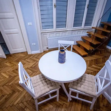 Visaj Deluxe Downtown تيميشورا