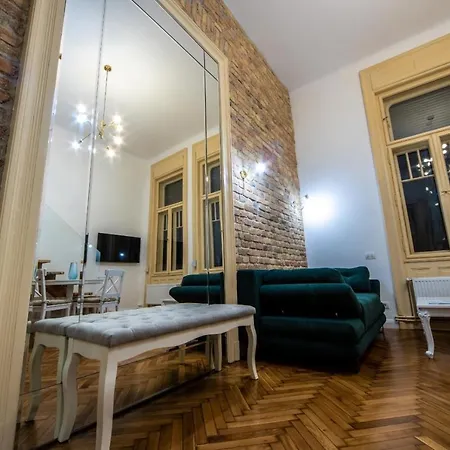 Lägenhetshotell Visaj Deluxe Downtown