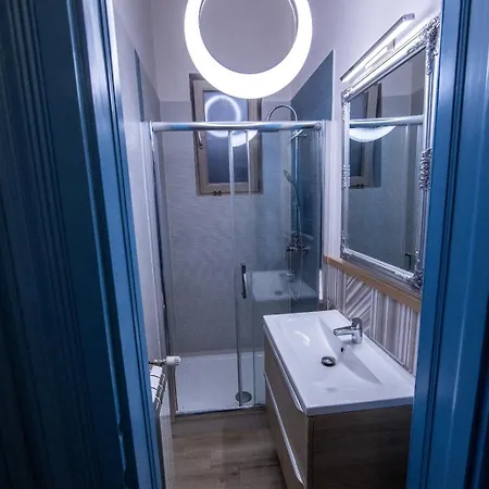 Visaj Deluxe Downtown Lägenhetshotell 3*
