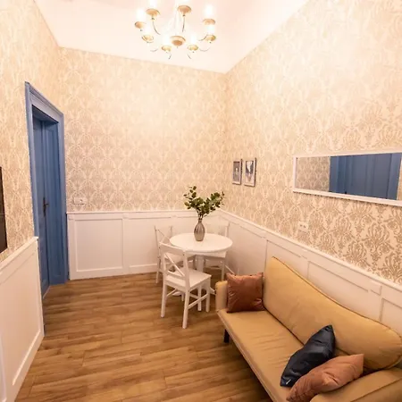 Aparthotel Visaj Deluxe Downtown 3*
