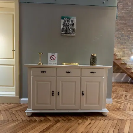 Visaj Deluxe Downtown 3* טימישוארה