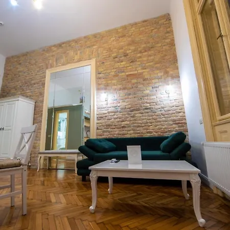 Visaj Deluxe Downtown 3* טימישוארה